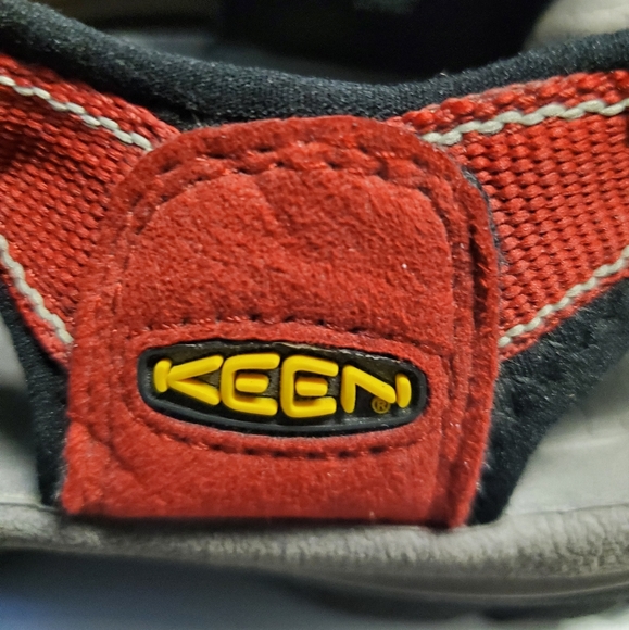 KEEN Red Sandals Ladies Sz 5 - Picture 2 of 8